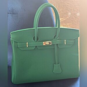 Elegant Green Leather Handbag